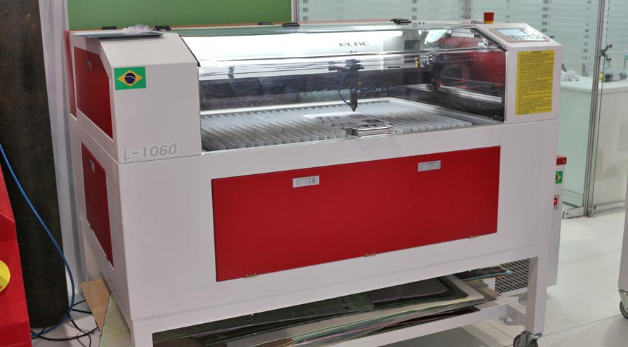 Máquina de Corte a Laser da ECNC