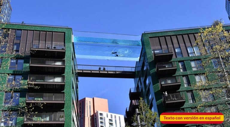 Piscina suspensa de acrílico liga prédios de luxo em Londres